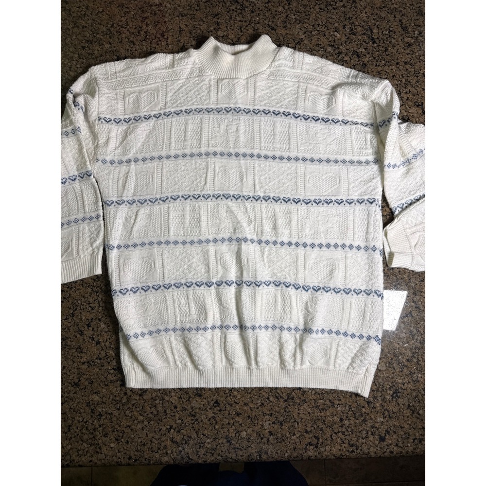 White Textured Knit Heart Pattern Mock Neck Sweater Blue Accents Large